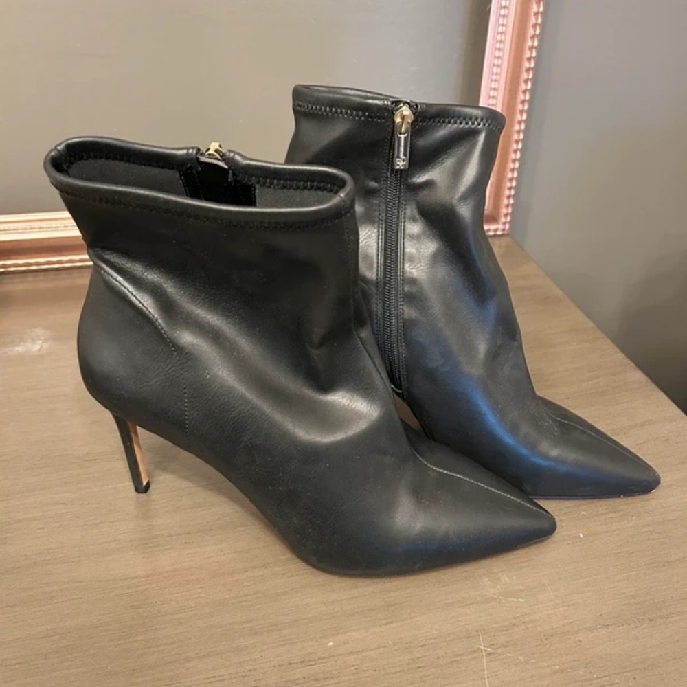 Jessica Simpson Black Pointed Toe Ankle Boots with Side Zipper